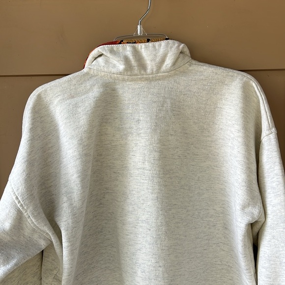 Vintage CityScape Canada Graphic Embroidered Sweatshirt Gray Maple Leaf Trim SzM - Picture 10 of 11